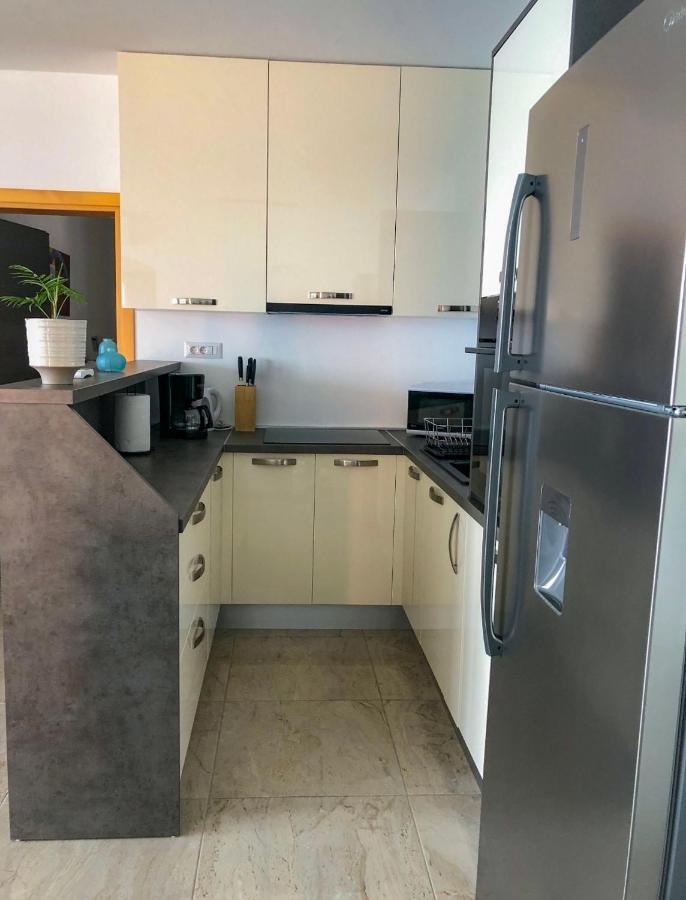 Seafront 2-Bedroom Apartment Nika - Rabac Esterno foto