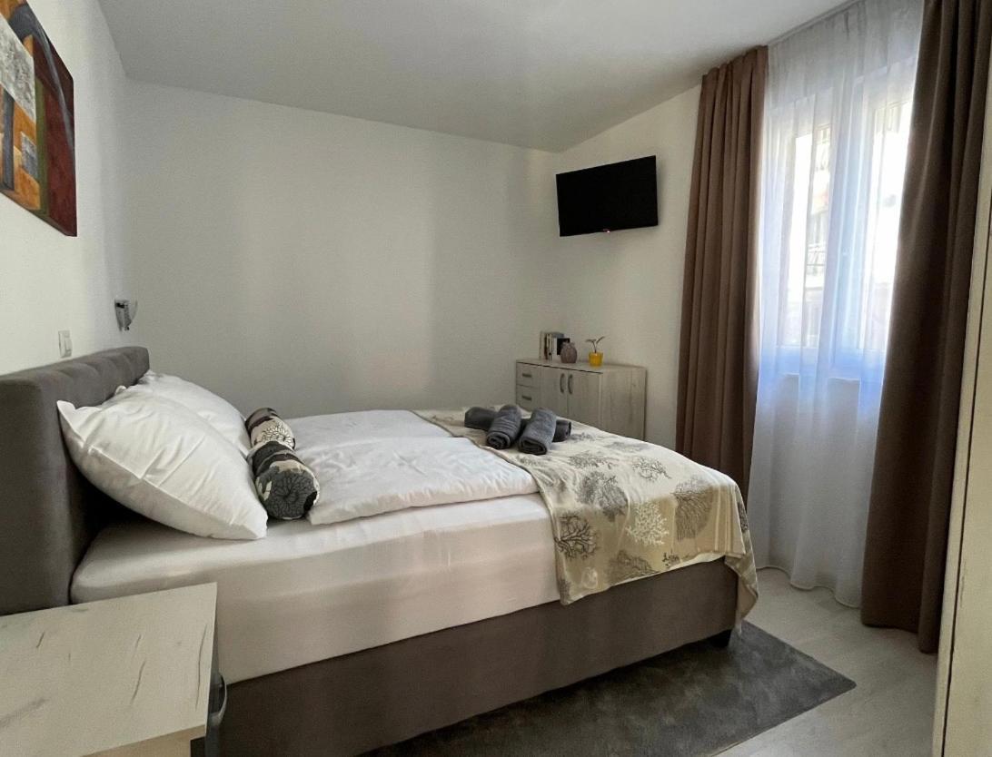 Seafront 2-Bedroom Apartment Nika - Rabac Esterno foto
